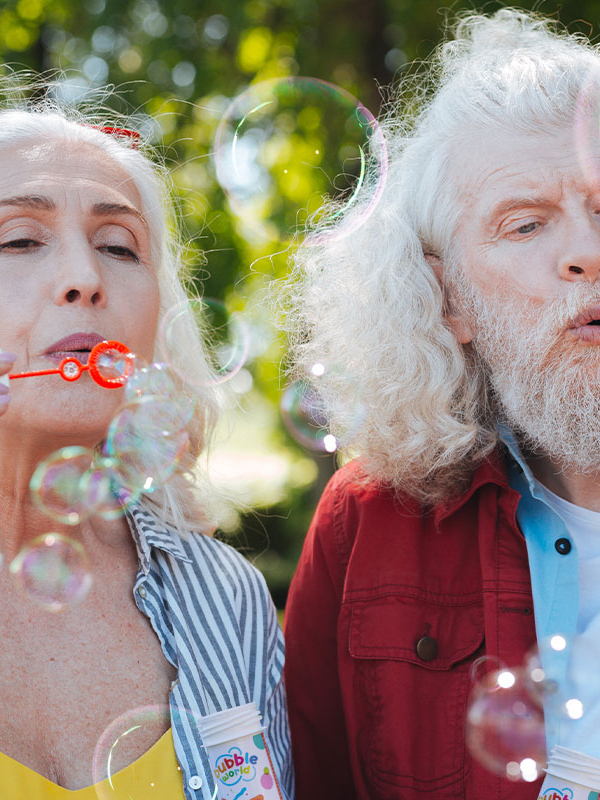 OLD-FASHIONED GAMES, TIMELESS EMOTIONS